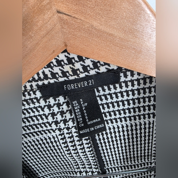 Forever 21 Black and White Checkered Blazer |Size S - Picture 3 of 3